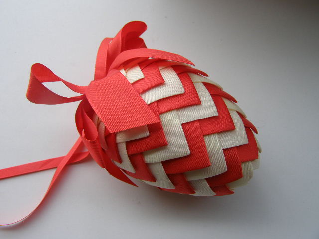 artyčokové vejce - smetanovočervené zubaté