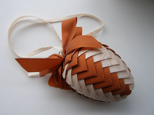 artyčokové vejce - hnědé pruhy