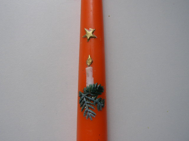 svíčka kónická s ozdobou - oranžová se svíčkou