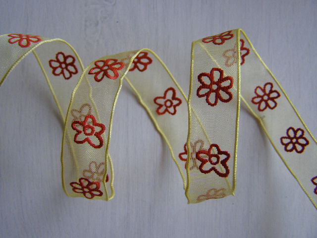 monofil - 15 mm - žlutá s červenými kytkami