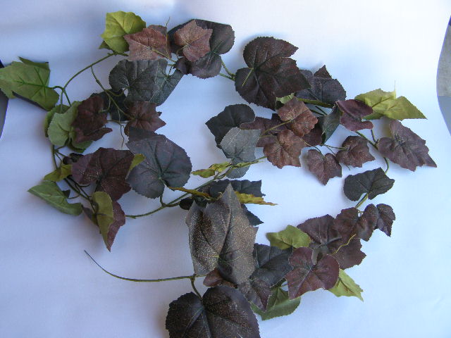 girlanda - vinné listy vínovozelené 185 cm