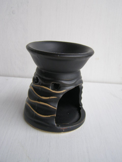 aromalampa menší - vlnky - černá