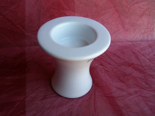 svícen bílý - 8 cm