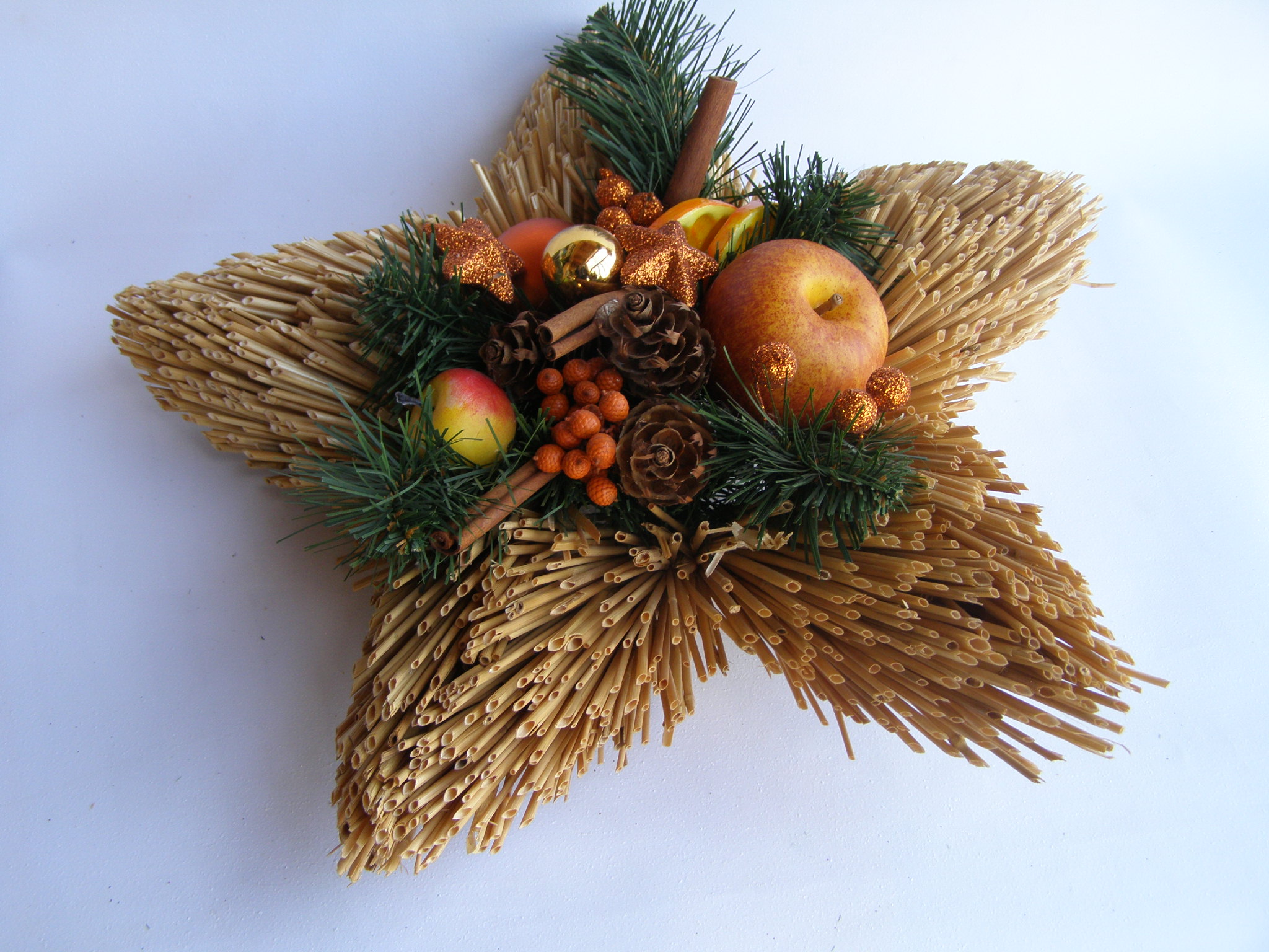 slámová hvězda na dveře - skořicová