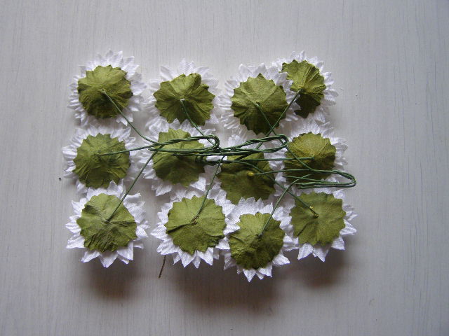 kopretina papírová mini na drátku - 12 ks 