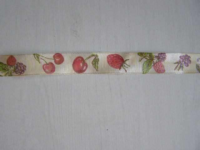stuha s drátem - potisk ostružiny, jahody, třešně
