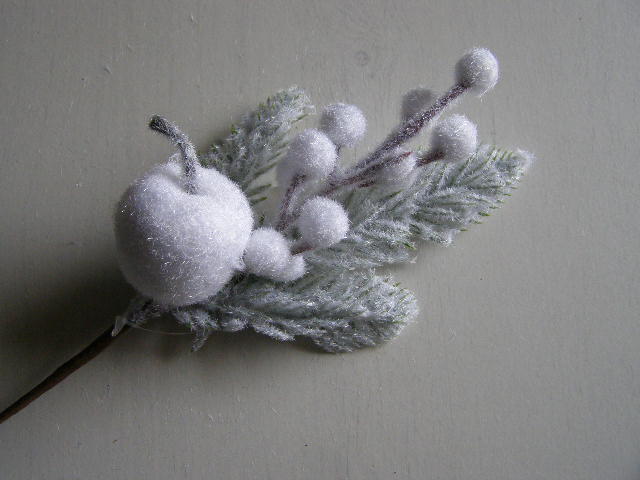 zápich - červené bobule, muchomůrka, chvojí zasněžené