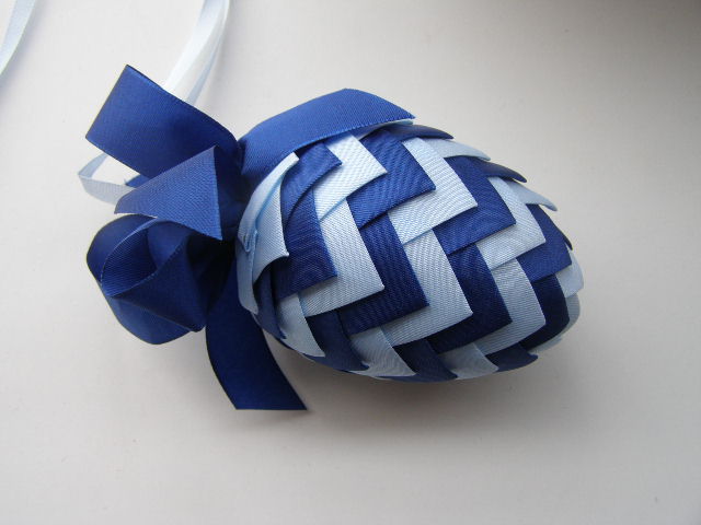 artyčokové vejce - modré tmavé zubaté