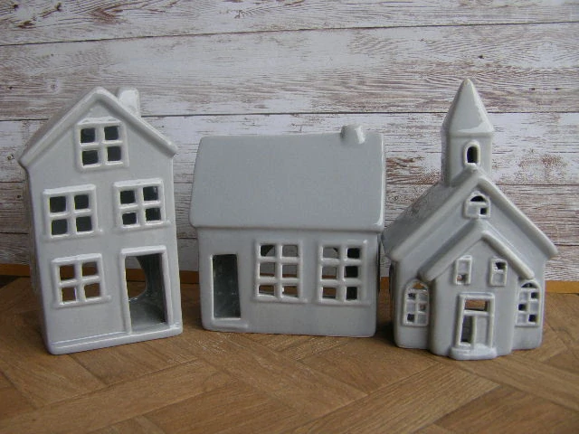 Keramika na svíčku - kostelíček šedý 