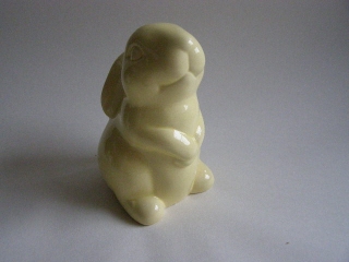 zajíc porcelánový 9 x 13 cm - žlutý