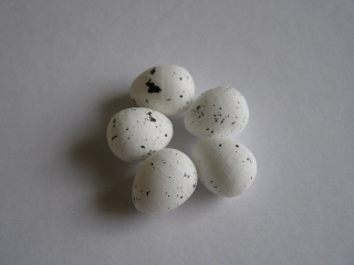 vajíčko mini kropenaté - polystyrén 2 cm - bílé 5 ks