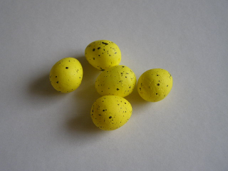 vajíčko mini kropenaté - polystyrén 2 cm - žluté 5 ks