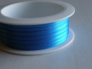 saténová stuha 3 mm - balení 20 m - modrá střední 444