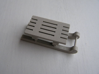 sáňky malé hranaté - 5,5 cm - šedé