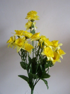 kytice narcisek - žlutá s gypsophilou