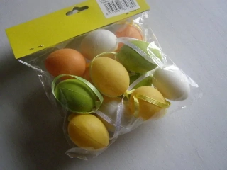 plastová vajíčka na pověšení - 4 cm - pastelová 12 ks