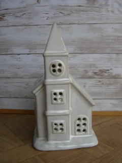 Keramika na svíčku - kostelíček krémový