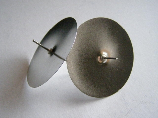 bodec plochý větší - 6,5 cm - stříbrný